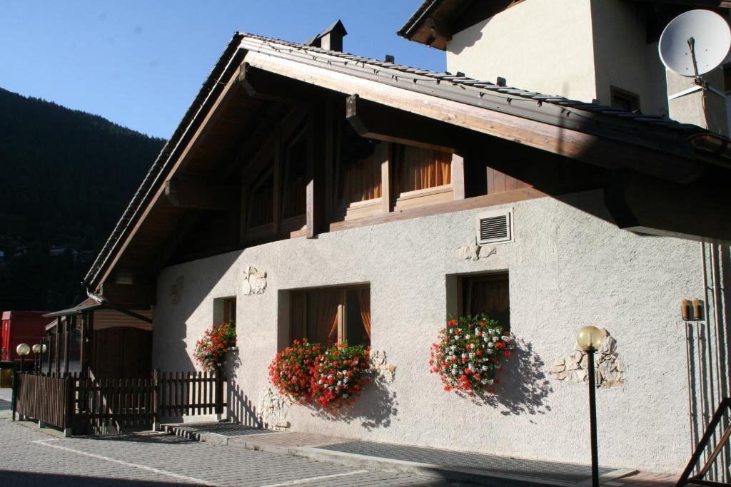 Residence Elga Valdisotto Eksteriør bilde